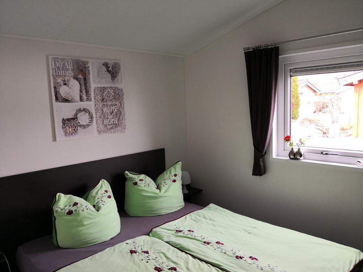 Ferienhaus Malefi 1 Am Guelser Moselbogen Koblenz  Bagian luar foto